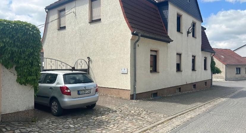 Schoene 2 Raum-Wohnung In Etgersleben Exteriör bild